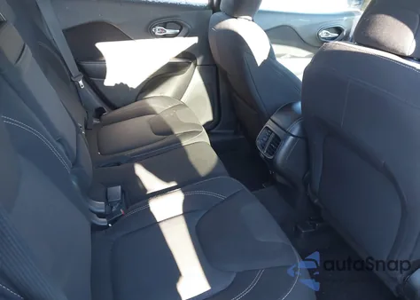 2016 Jeep Cherokee Latitude из США, поврежденный, VIN 1C4PJMCS1GW101572